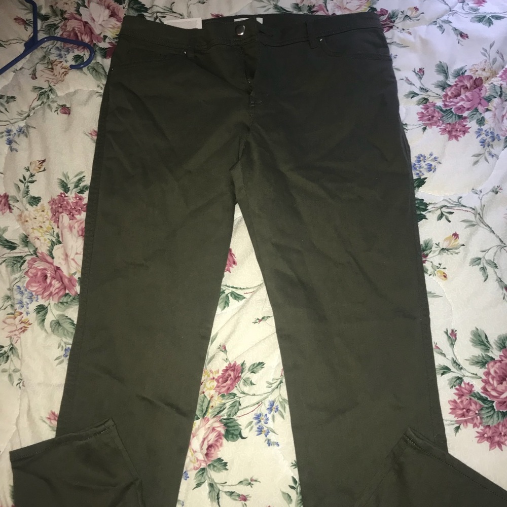 Never worn green stretch jeans